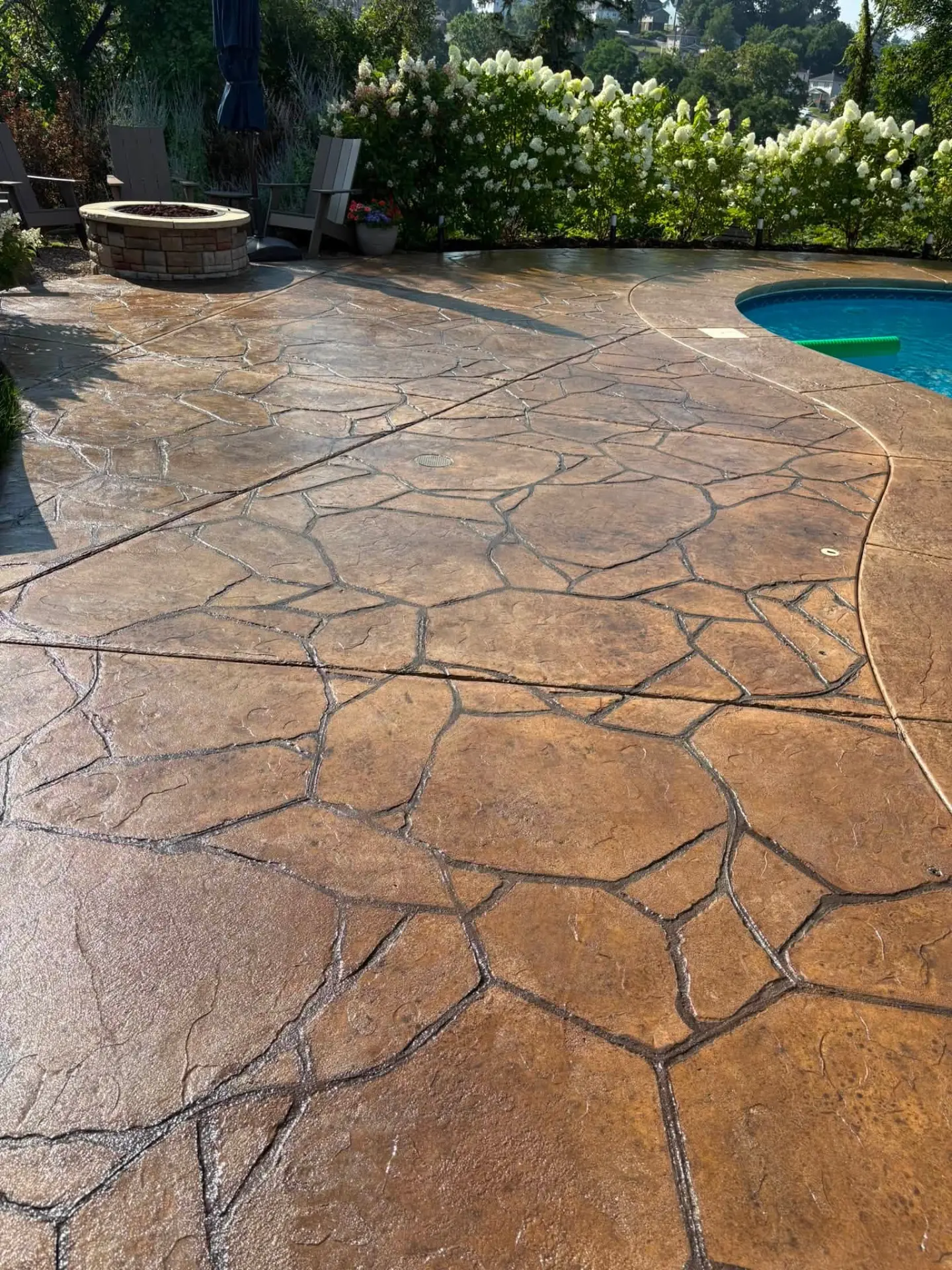 Stamped concrete patio by R.C.I.